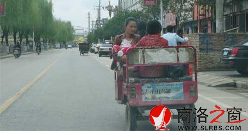 年輕媽媽，這車你也敢坐嗎？