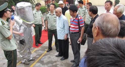 我市書畫藝術家深入消防商州中隊警營采風