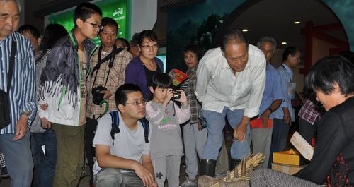 第六屆西部文化產(chǎn)業(yè)博覽會(huì)商洛展品深受歡迎