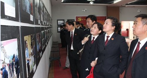 全市政法機關(guān)書畫攝影展在市文化館舉行