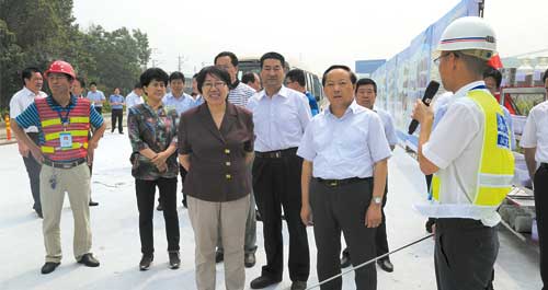 商洛市委市政府召開中心城市“十大工程”現場推進會