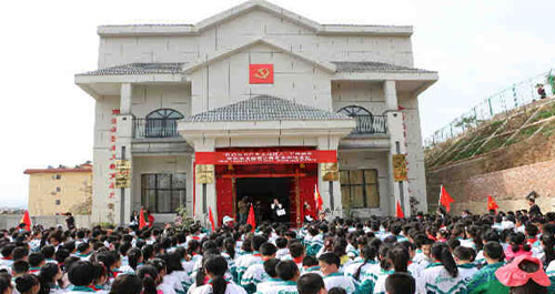 團(tuán)市委開展“我們是共產(chǎn)主義接班人”主題教育活動(dòng)