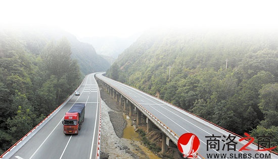 由公路局華通公司承建的福銀高速山陽(yáng)段